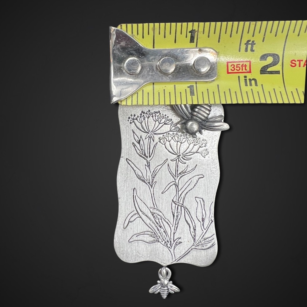Vintage Pewter Flower & Bee Brooch Pin - Picture 2 of 5